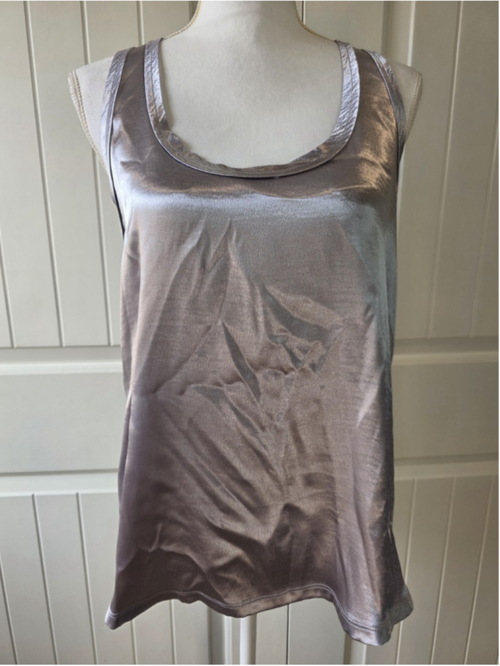Reiss Metallic Silver Sleeveless Tank Top Sz M Shimmer Scoop Neck Quiet Luxury - Picture 3 of 10